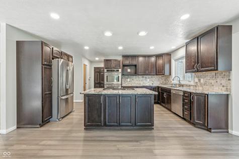 1066 N Dogwood Way Greenfield IN 46140