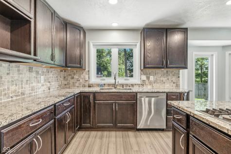 1066 N Dogwood Way Greenfield IN 46140