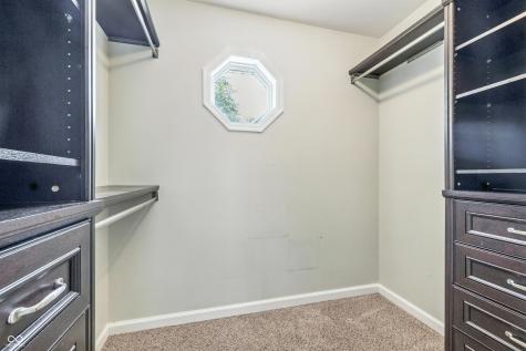 1066 N Dogwood Way Greenfield IN 46140