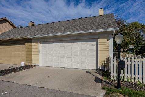 1949 Rhettsbury Street Carmel IN 46032