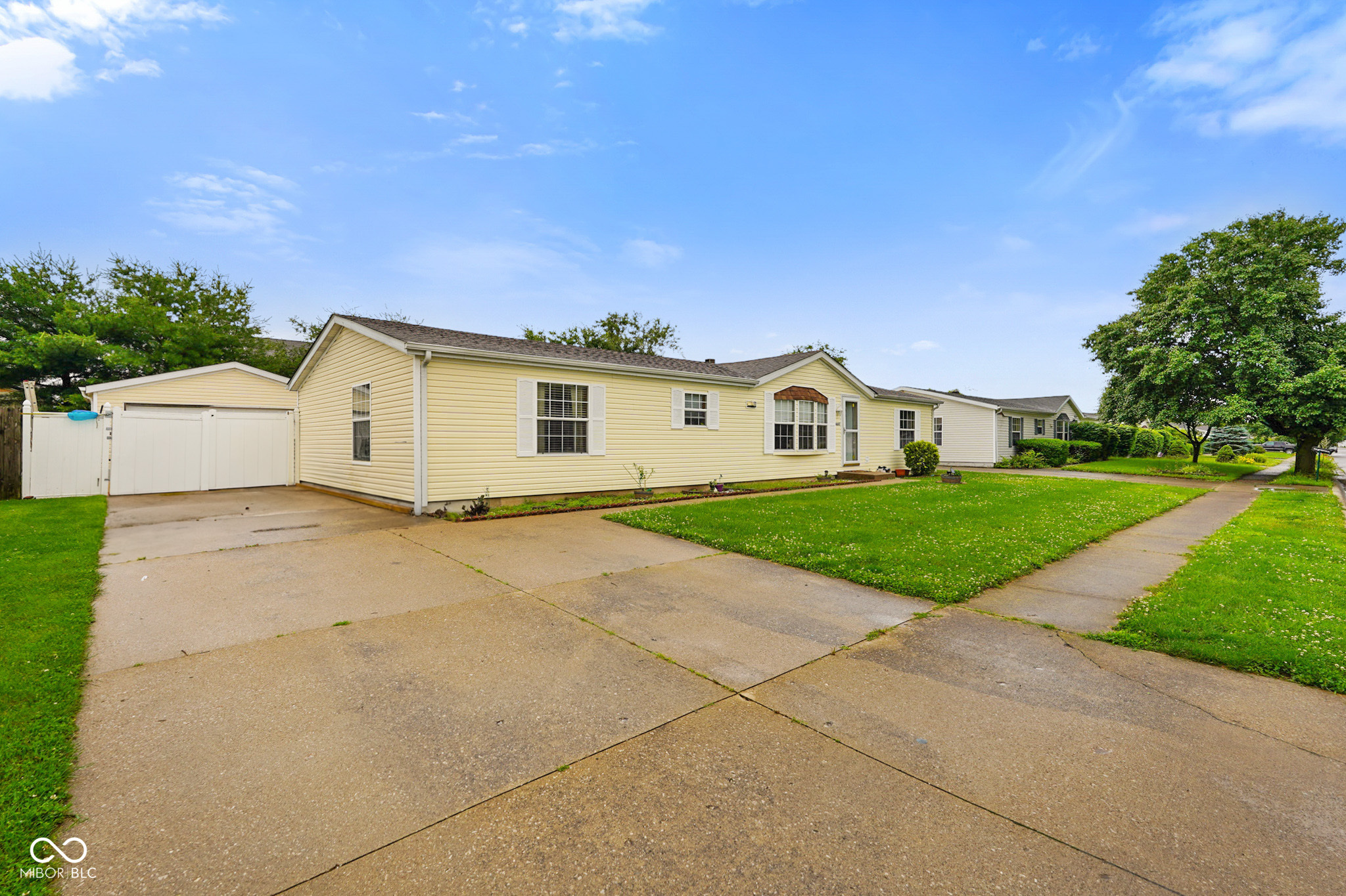 4697 W Ridge Drive Columbus IN 47203