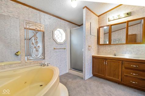 4697 W Ridge Drive Columbus IN 47203