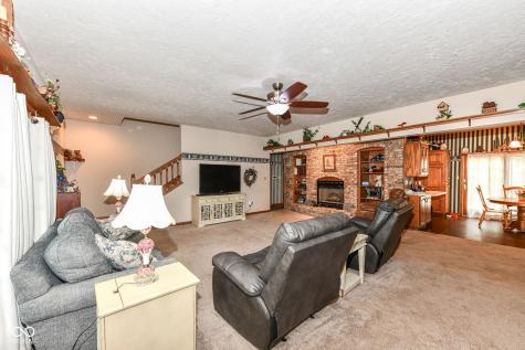 10261 N State Road 37 Elwood IN 46036