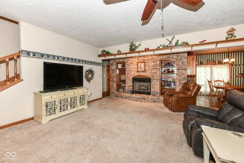 10261 N State Road 37 Elwood IN 46036