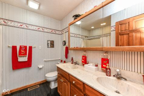 10261 N State Road 37 Elwood IN 46036