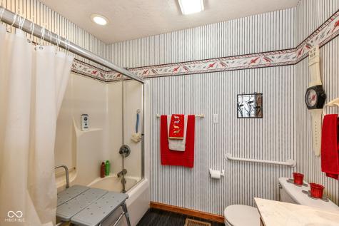 10261 N State Road 37 Elwood IN 46036