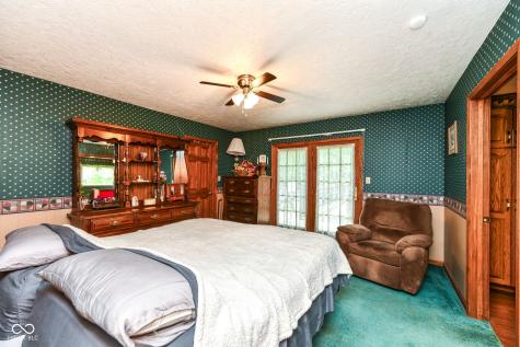 10261 N State Road 37 Elwood IN 46036