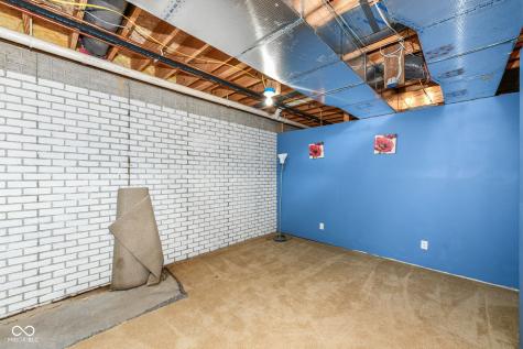 10261 N State Road 37 Elwood IN 46036