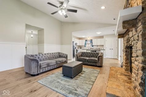 7528 Gunyon Drive Indianapolis IN 46237