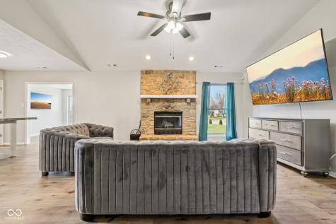 7528 Gunyon Drive Indianapolis IN 46237