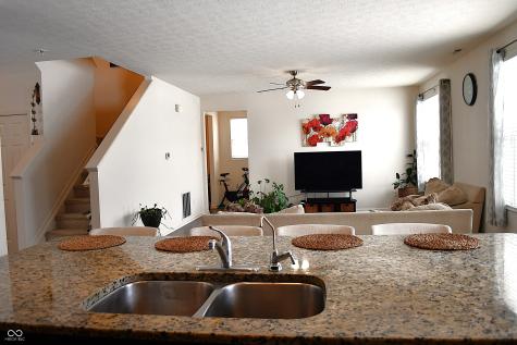 1922 Lakecrest Drive Columbus IN 47201