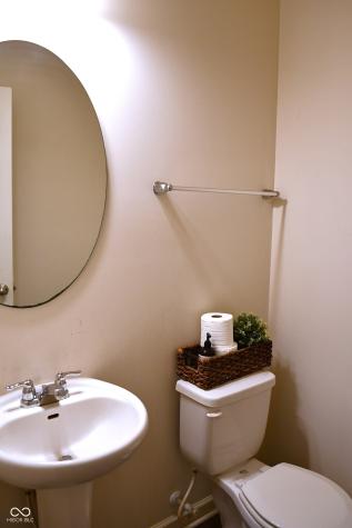 1922 Lakecrest Drive Columbus IN 47201