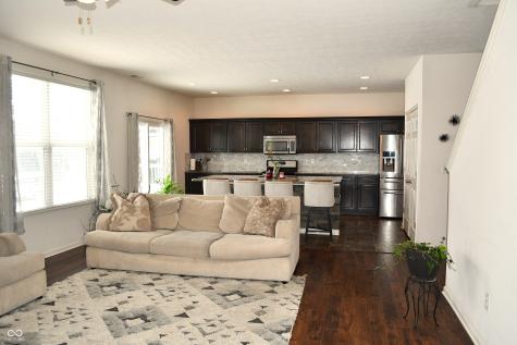 1922 Lakecrest Drive Columbus IN 47201
