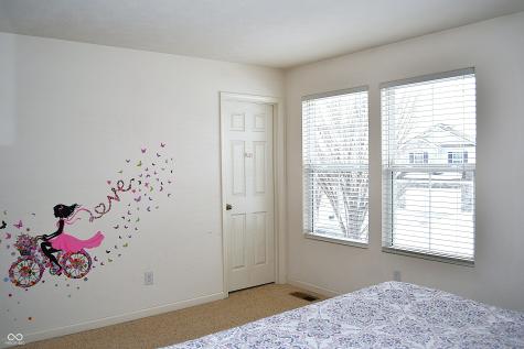 1922 Lakecrest Drive Columbus IN 47201