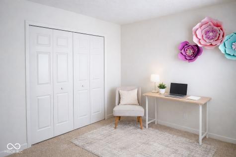 1922 Lakecrest Drive Columbus IN 47201