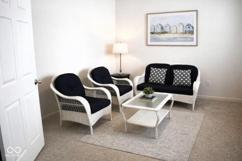 1922 Lakecrest Drive Columbus IN 47201