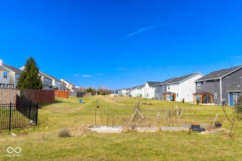 1922 Lakecrest Drive Columbus IN 47201