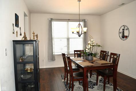 1922 Lakecrest Drive Columbus IN 47201