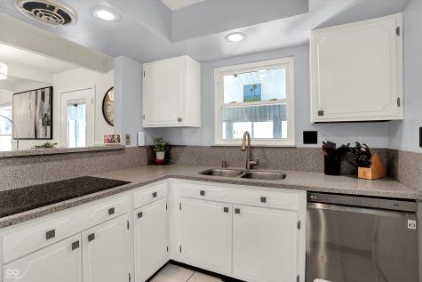 3309 Larkspur Lane Columbus IN 47203