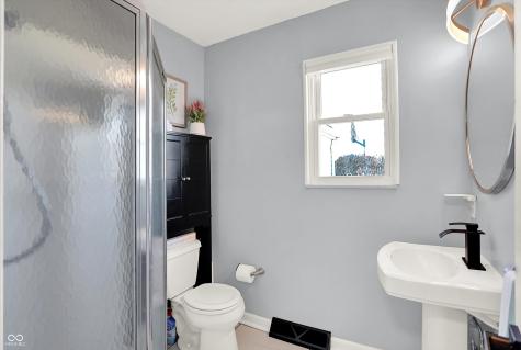 3309 Larkspur Lane Columbus IN 47203