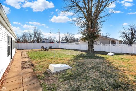 3309 Larkspur Lane Columbus IN 47203