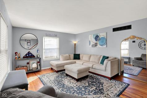 3309 Larkspur Lane Columbus IN 47203