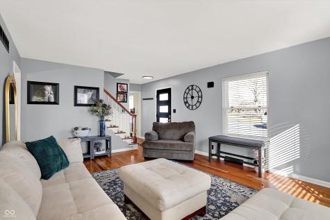 3309 Larkspur Lane Columbus IN 47203