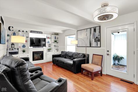 3309 Larkspur Lane Columbus IN 47203