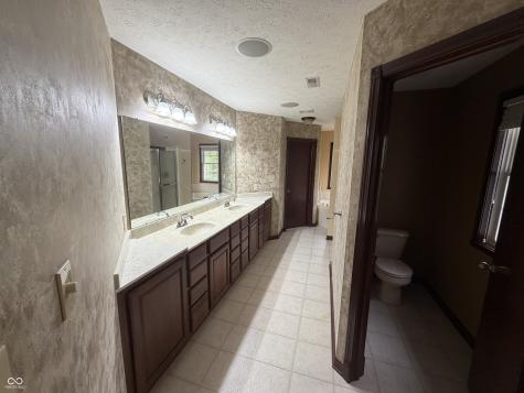 4064 Shady Pointe Row Greenwood IN 46143