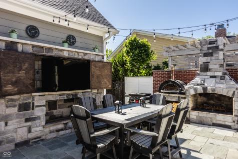 12621 Treaty Line Street Carmel IN 46032