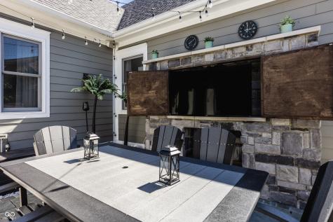 12621 Treaty Line Street Carmel IN 46032
