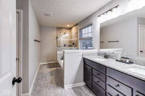 9986 Gallop Lane Fishers IN 46040