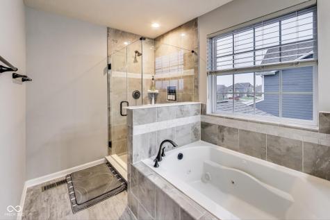 9986 Gallop Lane Fishers IN 46040