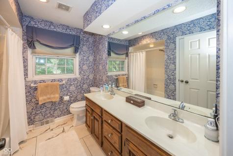 12602 Lockerbie Circle Carmel IN 46033