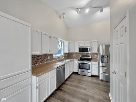 307 Beacon Point Lane Fortville IN 46040