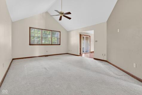 112 Cardinal Drive E Seymour IN 47274