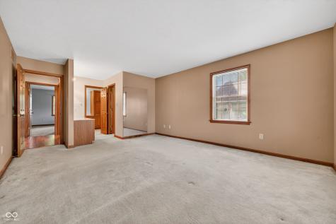112 Cardinal Drive E Seymour IN 47274