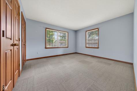 112 Cardinal Drive E Seymour IN 47274