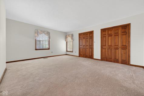 112 Cardinal Drive E Seymour IN 47274