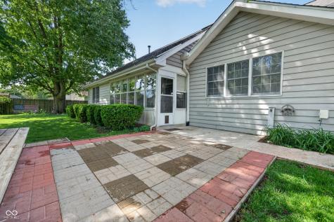 112 Cardinal Drive E Seymour IN 47274