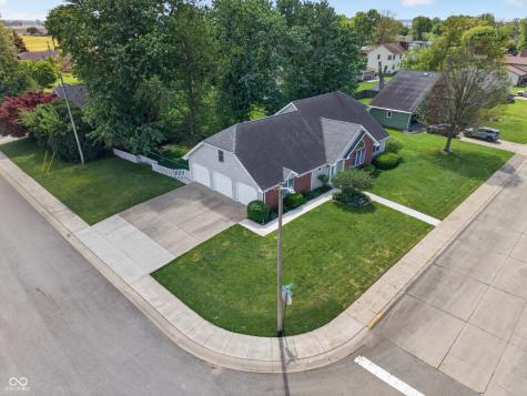 112 Cardinal Drive E Seymour IN 47274