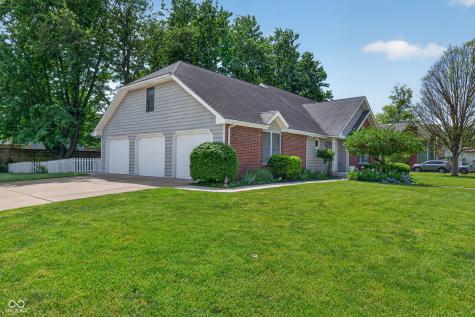 112 Cardinal Drive E Seymour IN 47274