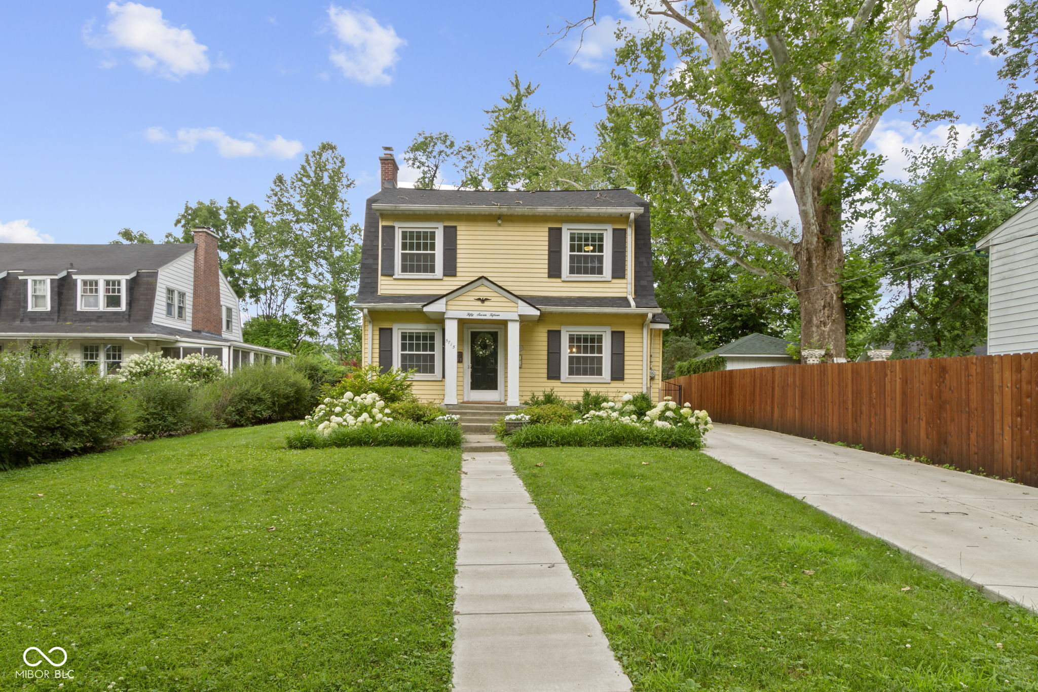 5715 Oak Avenue Indianapolis IN 46219