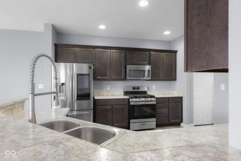 2583 Shadow Bend Drive Columbus IN 47201