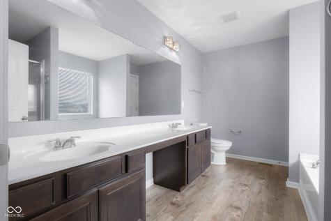 2583 Shadow Bend Drive Columbus IN 47201