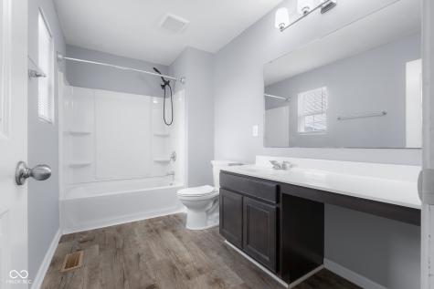 2583 Shadow Bend Drive Columbus IN 47201