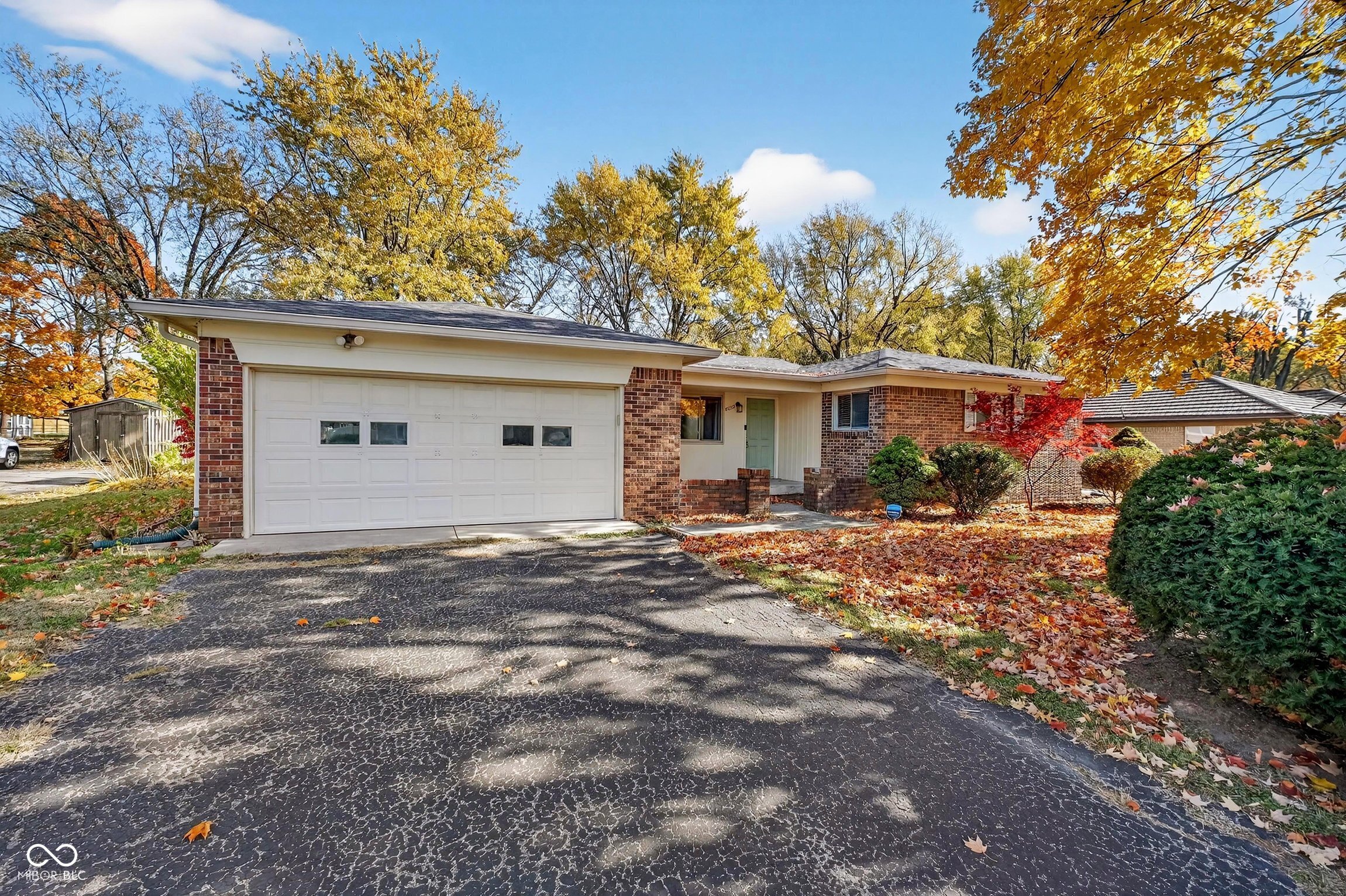 8073 Wallingwood Drive Indianapolis IN 46256