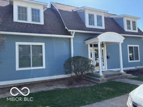 590 W Cedar Street Zionsville IN 46077