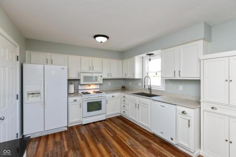 8802 E County Road 100 N Avon IN 46123