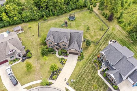 2234 Lingerman Court Avon IN 46123